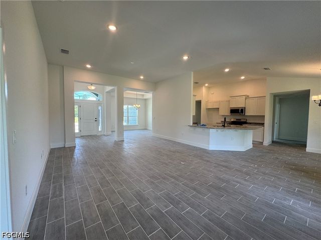 302 SE 1st TER, Cape Coral, FL 33990