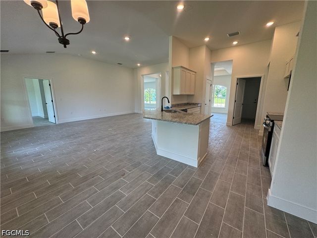 302 SE 1st TER, Cape Coral, FL 33990