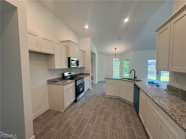 302 SE 1st TER, Cape Coral, FL 33990