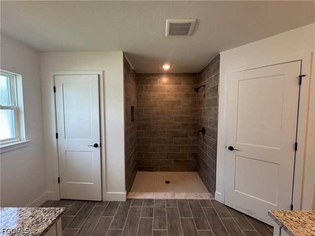 302 SE 1st TER, Cape Coral, FL 33990
