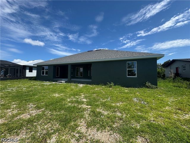 302 SE 1st TER, Cape Coral, FL 33990