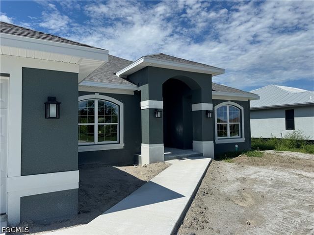 302 SE 1st TER, Cape Coral, FL 33990
