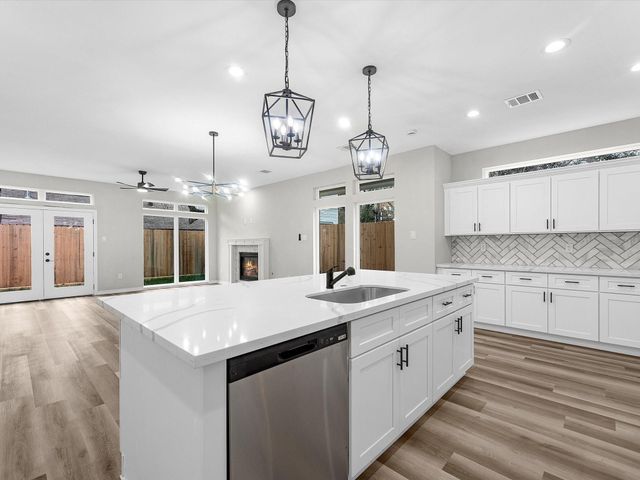 1319 W Bell Street, Houston, TX 77019