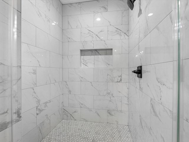 1319 W Bell Street, Houston, TX 77019