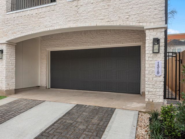 1319 W Bell Street, Houston, TX 77019