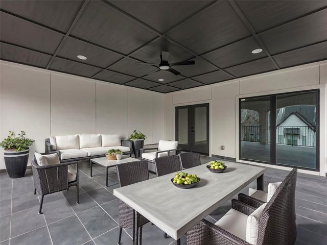 1319 W Bell Street, Houston, TX 77019