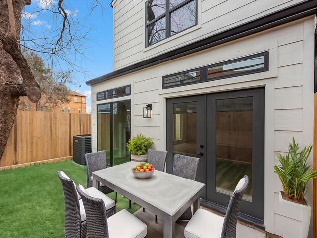 1319 W Bell Street, Houston, TX 77019