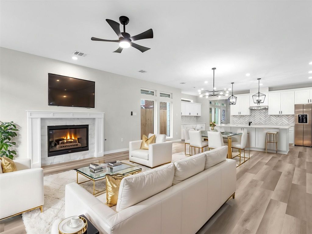 1319 W Bell Street, Houston, TX 77019