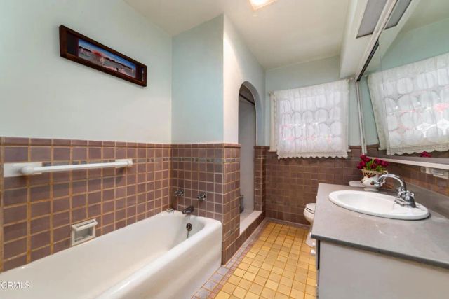 2270 E Orange Grove Boulevard, Pasadena, CA 91104