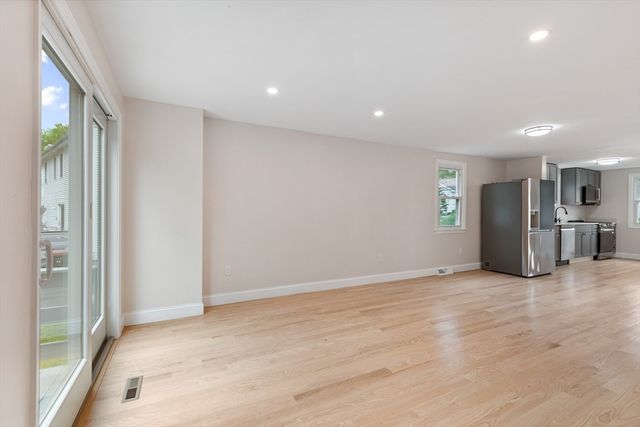53 Colonel Bell Dr 53, Brockton, MA 02301