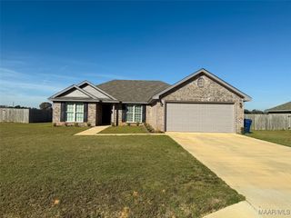 1843 Landing Place Way, Deatsville, AL 36022