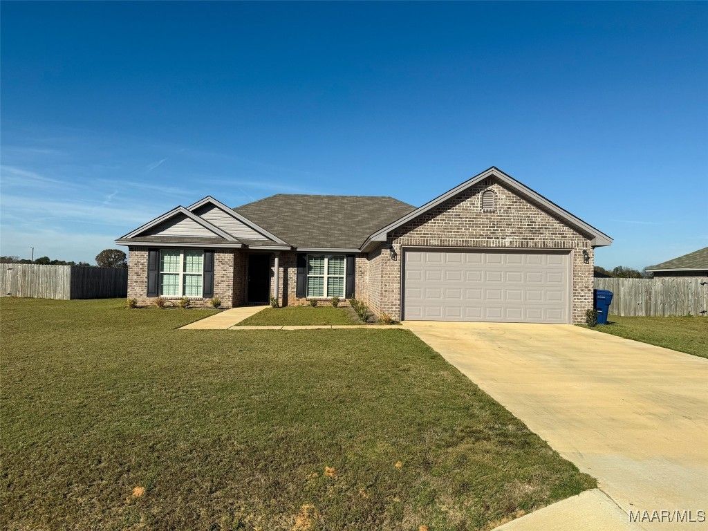 1843 Landing Place Way, Deatsville, AL 36022