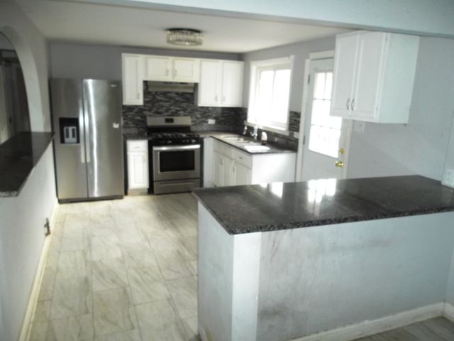 14045 S Claire Boulevard, Robbins, IL 60472