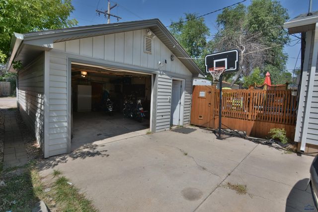 2015 5TH ST, Rapid City, SD 57701