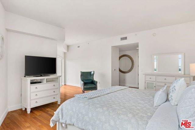 1 W Century Drive 16C, Los Angeles, CA 90067