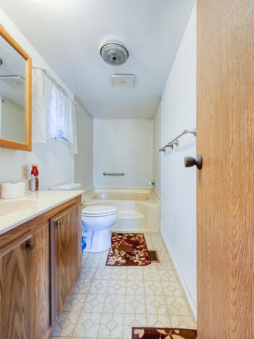 3440 Boardman Avenue, Klamath Falls, OR 97603