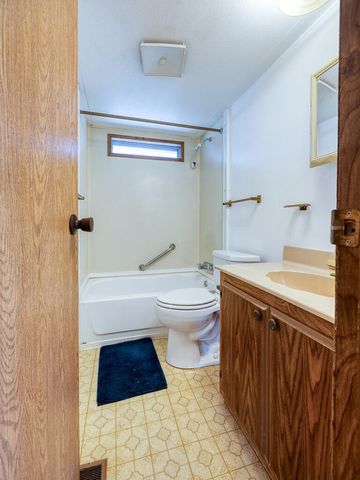 3440 Boardman Avenue, Klamath Falls, OR 97603