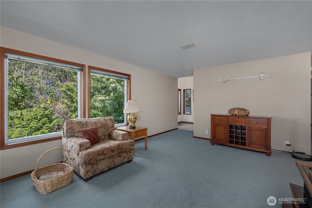 5023 Cooper Point Road NW, Olympia, WA 98502