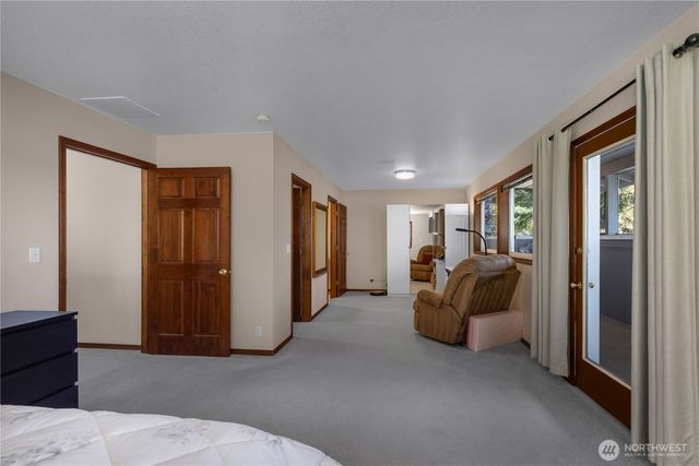 5023 Cooper Point Road NW, Olympia, WA 98502