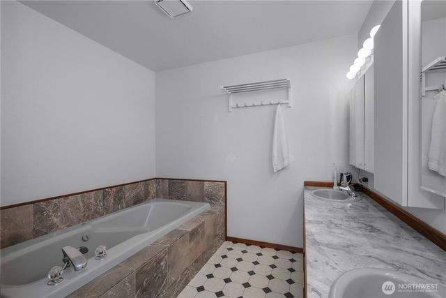 5023 Cooper Point Road NW, Olympia, WA 98502