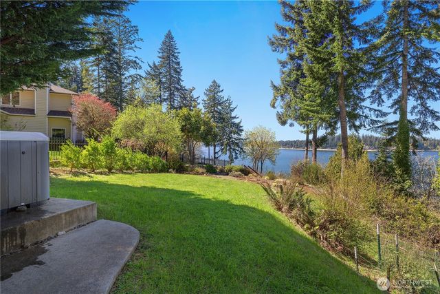 5023 Cooper Point Road NW, Olympia, WA 98502