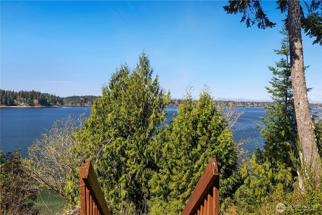 5023 Cooper Point Road NW, Olympia, WA 98502