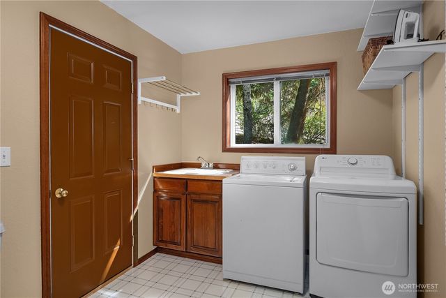 5023 Cooper Point Road NW, Olympia, WA 98502