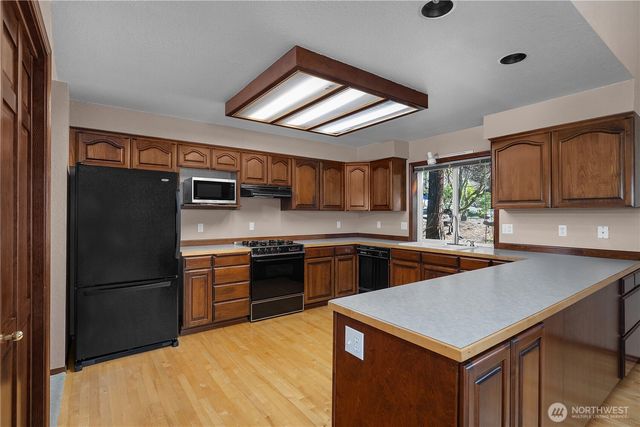 5023 Cooper Point Road NW, Olympia, WA 98502