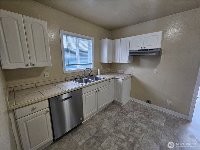 329 24th Street, Longview, WA 98632