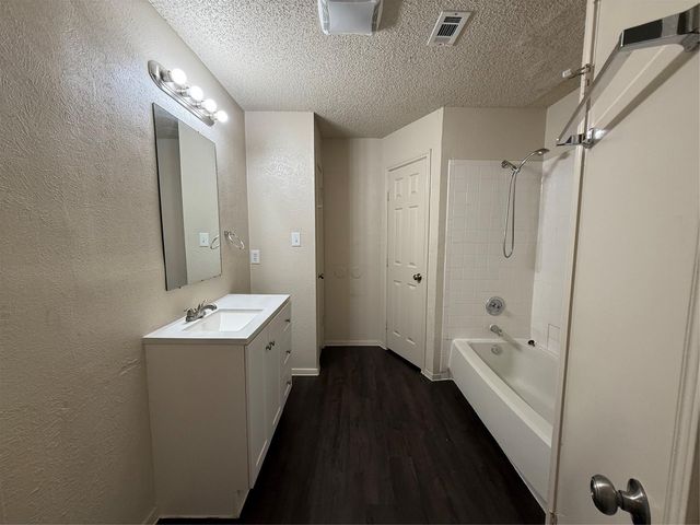 2712 Cameron LOOP, Austin, TX 78745