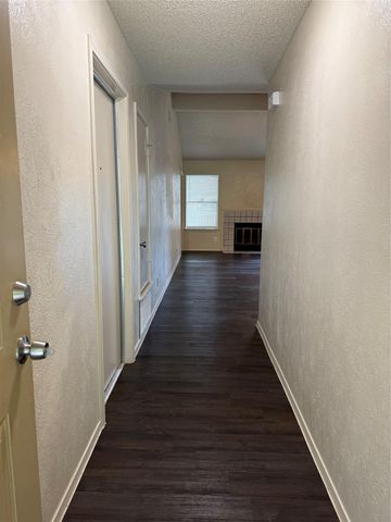 2712 Cameron LOOP, Austin, TX 78745