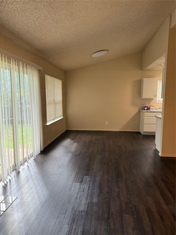 2712 Cameron LOOP, Austin, TX 78745