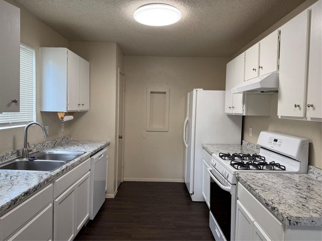2712 Cameron LOOP, Austin, TX 78745