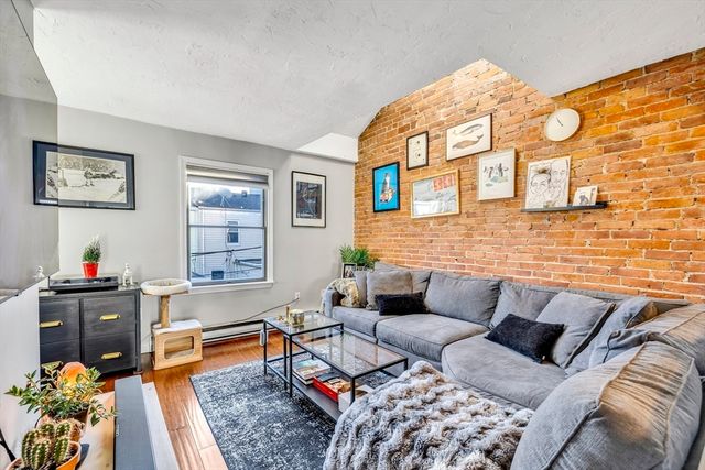 3 Kemble Pl 2, Boston, MA 02127