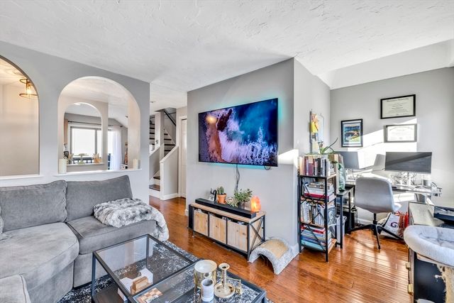 3 Kemble Pl 2, Boston, MA 02127