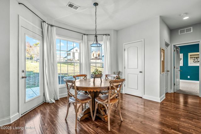 18104 Brightleaf Pl, Fisherville, KY 40023