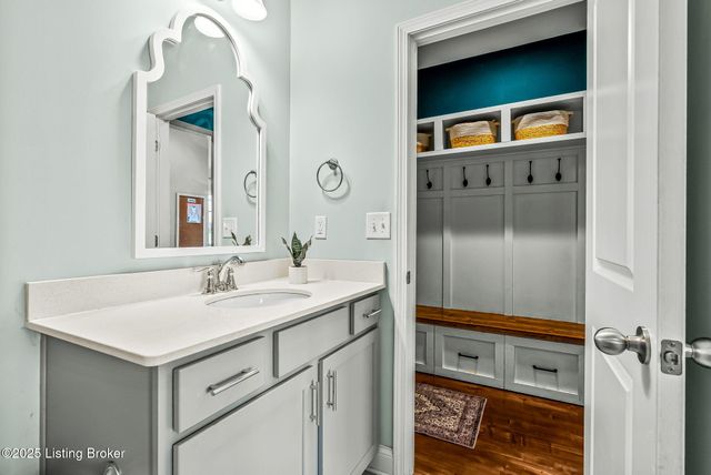 18104 Brightleaf Pl, Fisherville, KY 40023