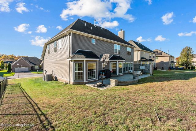 18104 Brightleaf Pl, Fisherville, KY 40023