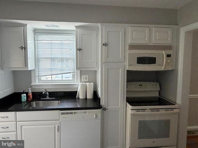 4905 MONTGOMERY LN, Bethesda, MD 20814