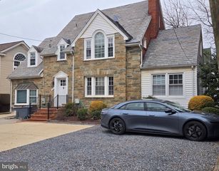 4905 MONTGOMERY LN, Bethesda, MD 20814