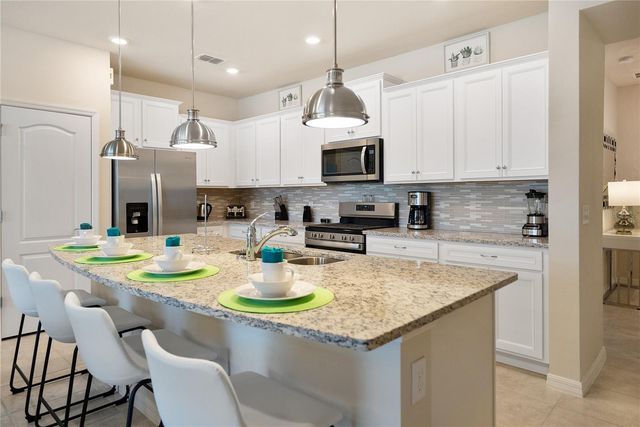 7525 OAK SPRING LANE, Davenport, FL 33837