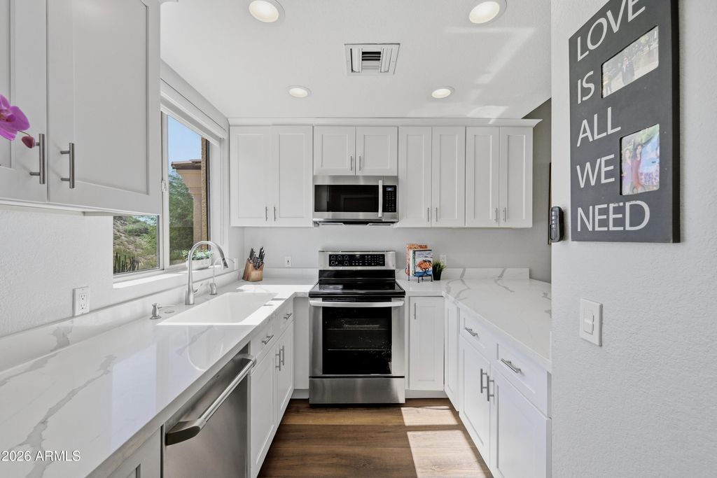 7887 N 16TH Street 226, Phoenix, AZ 85020