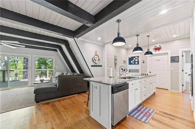 1047 Tranquility Lane, Hartwell, GA 30643