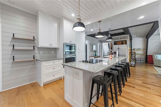1047 Tranquility Lane, Hartwell, GA 30643