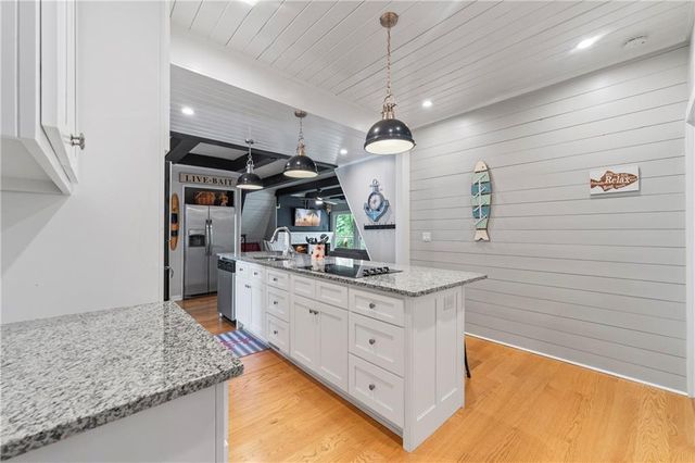 1047 Tranquility Lane, Hartwell, GA 30643