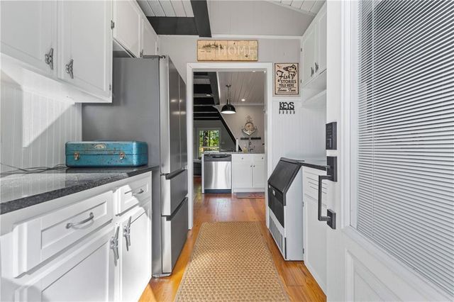 1047 Tranquility Lane, Hartwell, GA 30643
