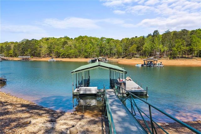 1047 Tranquility Lane, Hartwell, GA 30643
