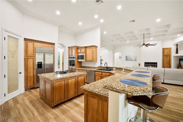 211 Viewmont Drive, Henderson, NV 89015