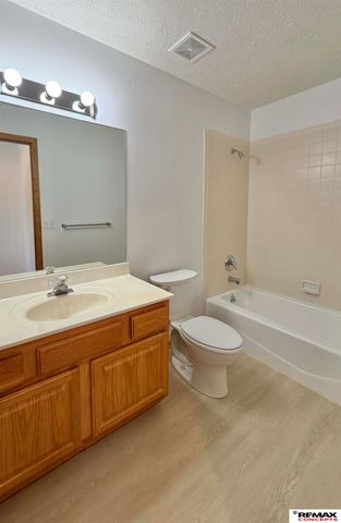 2232 Marigold Circle, Lincoln, NE 68521