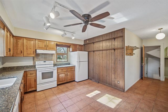 3215 44th Street, Des Moines, IA 50310